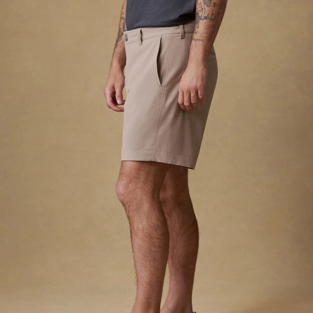 Faherty All Day Belt Loop Shorts (9") Men's size 30 Khaki NWT